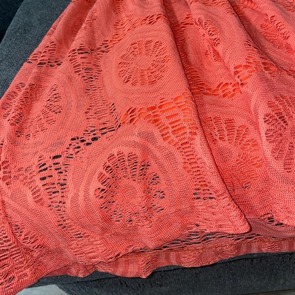 Strapless open cut our back lace style maxi dress - Picture 4 of 5